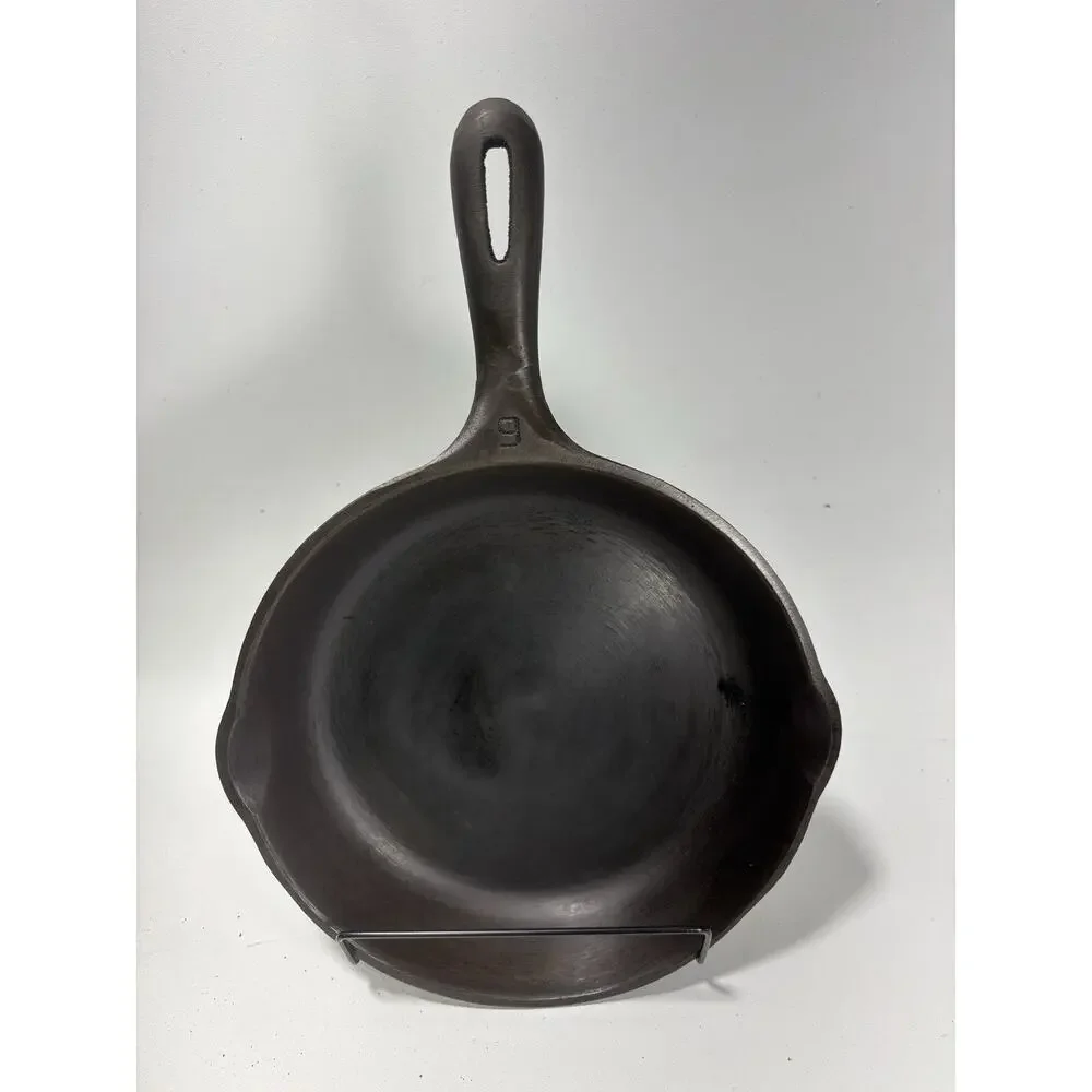 Griswold #6 Cast Iron Skillet 9